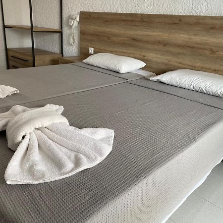 Hotel Georgina Agia Marina  Esterno foto