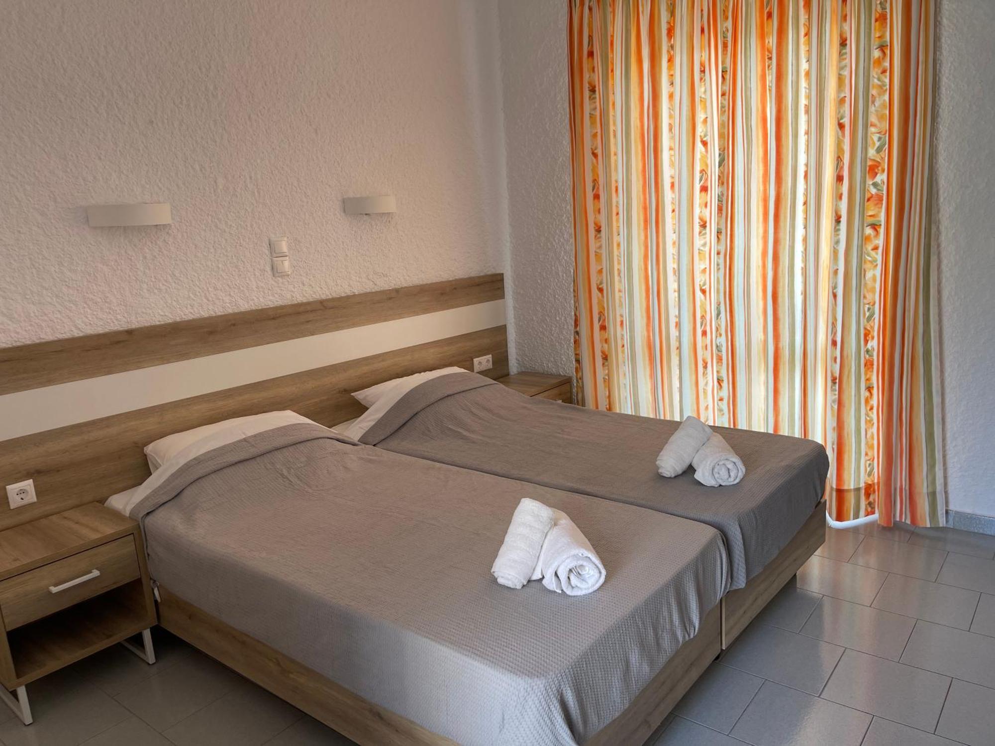 Hotel Georgina Agia Marina  Esterno foto