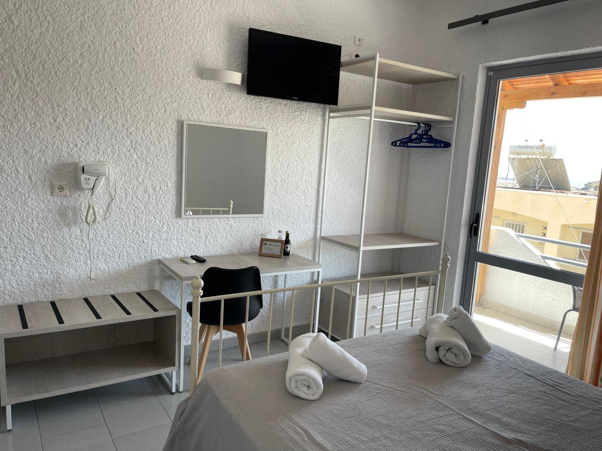 Hotel Georgina Agia Marina  Esterno foto